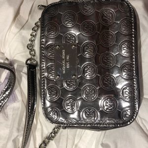 Micheal Kors crossbody bag